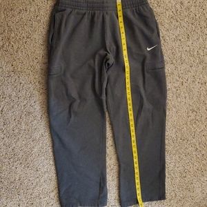 Nike Club Fleece Cargo Sweats